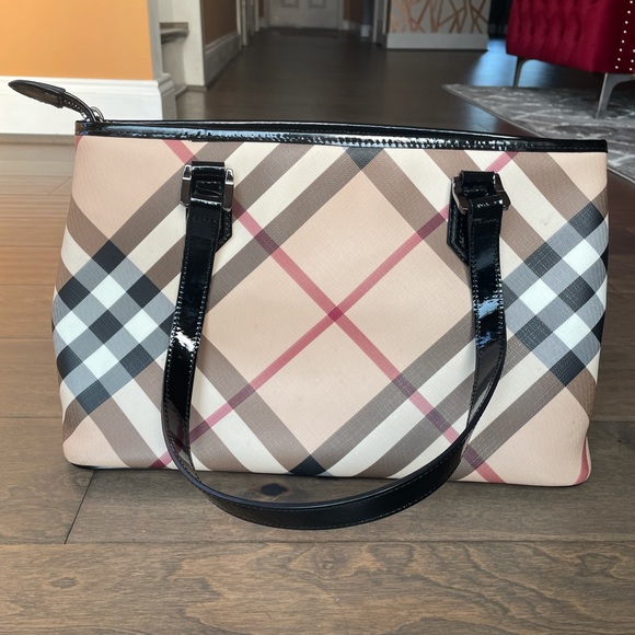 AUTHENTIC Burberry tote + wallet combo - Picture 10 of 10
